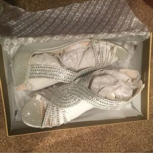 Silver dress sandal/open toe